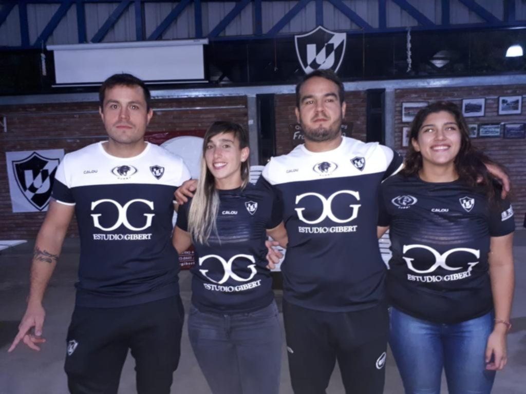 Una noche de rugby y amigos para presentar en sociedad las nuevas pilchas de la “U”