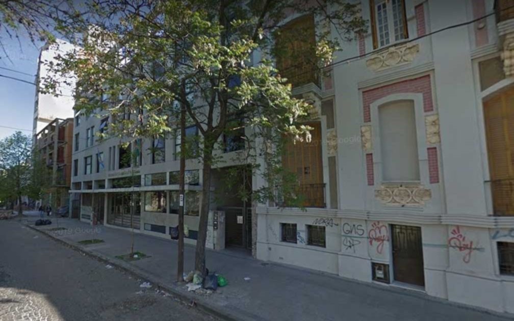 Disparos y una madrugada de terror en un edificio a metros de la Comisaría 9na.