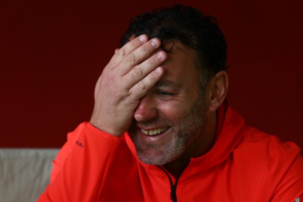 “Desconfío mucho de todos los partidos y en especial de estos”