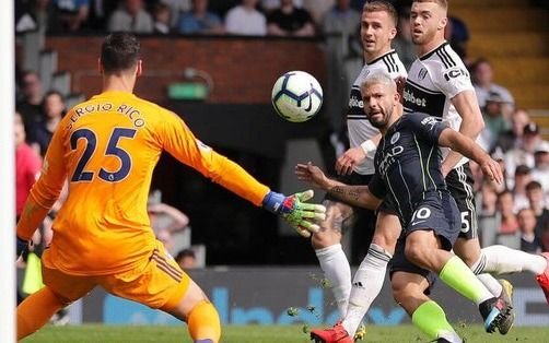 Gol del Kun y punta para el City