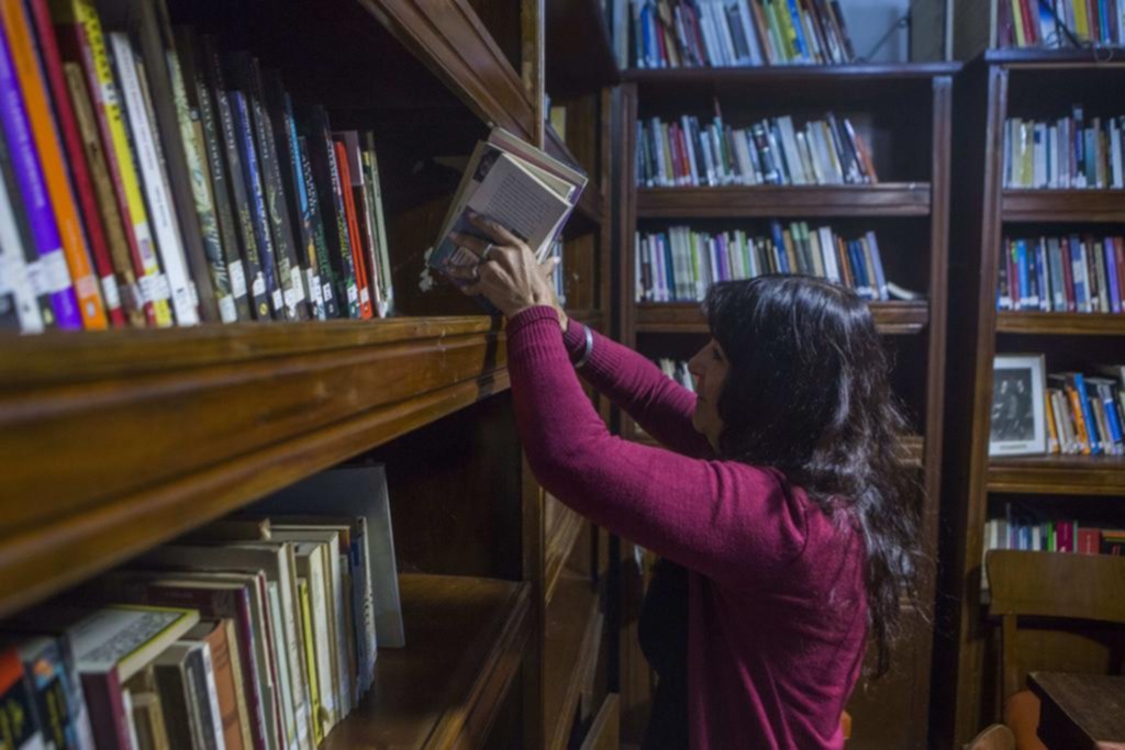 ¿Los libros ya no tienen espacio en la Ciudad? Una encrucijada ante bibliotecas al límite