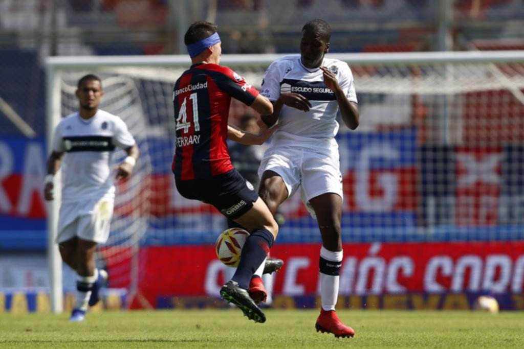 Hurtado entró y reactivó el partido
