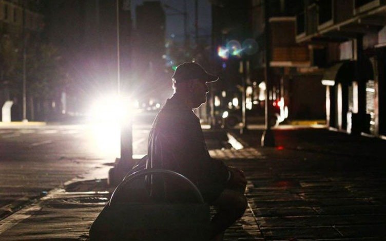 Cacerolazos y protestas espontáneas tras el nuevo apagón en Venezuela