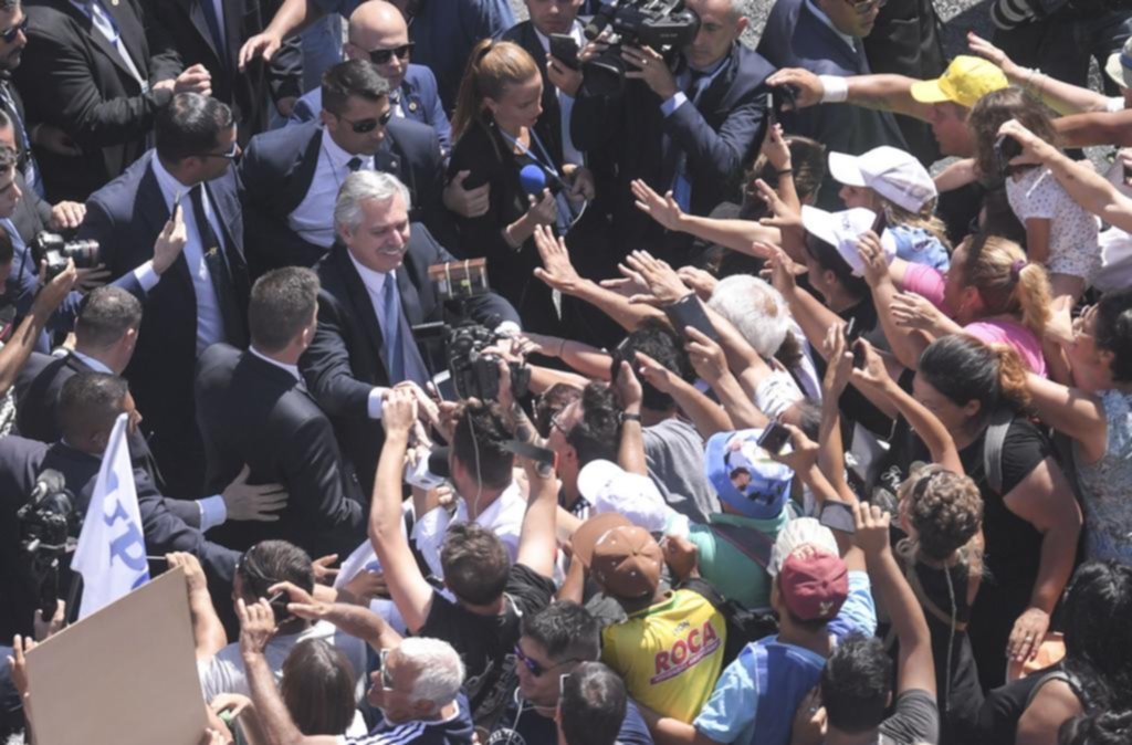 La presencia militante frente al Congreso no tuvo la dimensión esperada