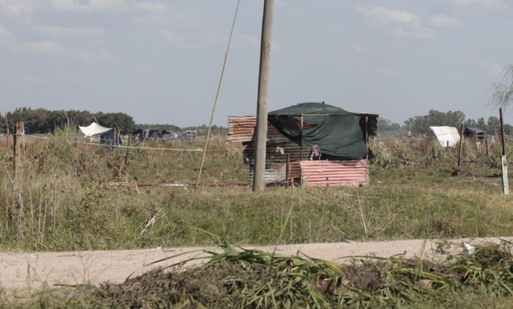 Vecinos reclaman una respuesta urgente frente a la toma de terrenos en Los Hornos
