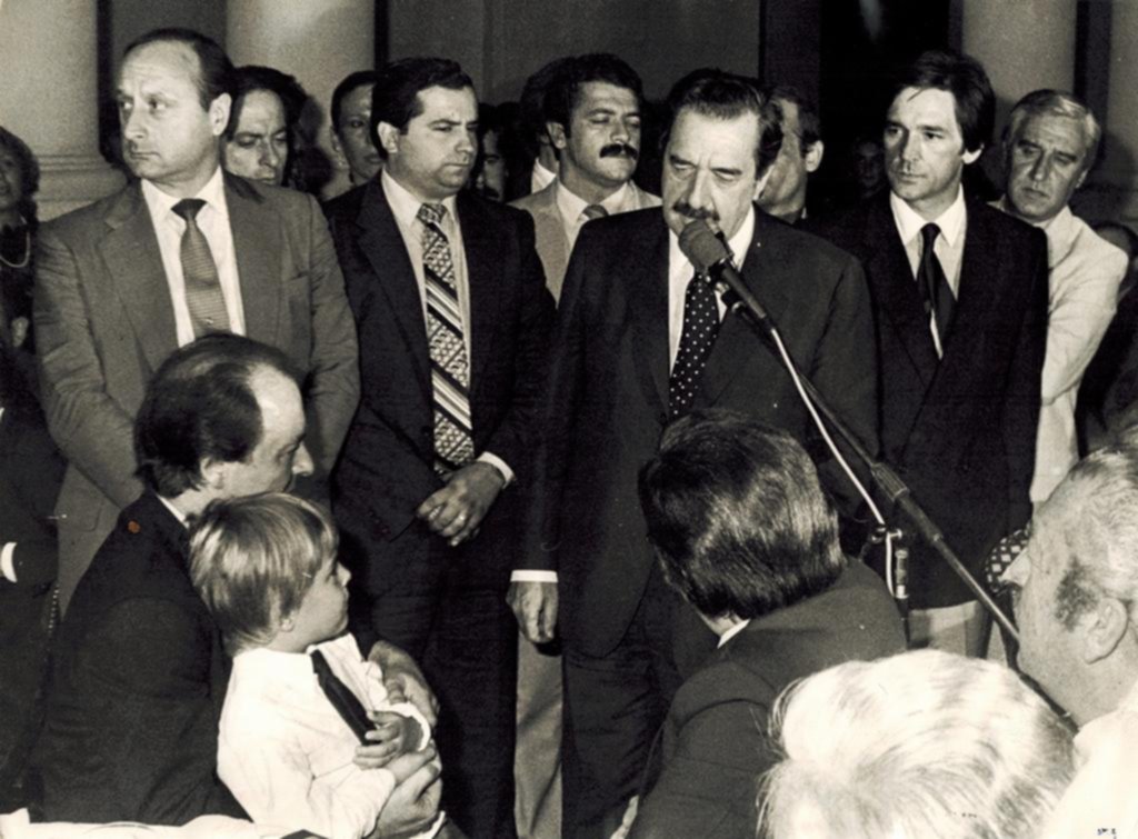 El Presidente Alfonsín asistió al festejo del centenario de EL DIA