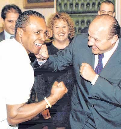 El gran “Sugar” Ray Leonard en su campaña contra las drogas