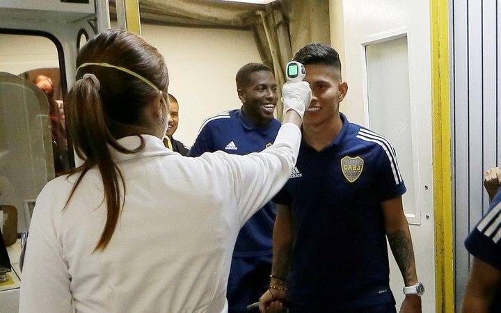 Control por el coronavirus al plantel de Boca cuando llegó a Caracas