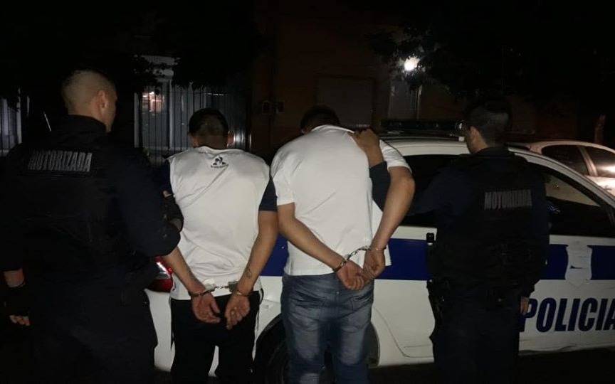 Robaron un auto, lo usaron como Uber y fueron presos