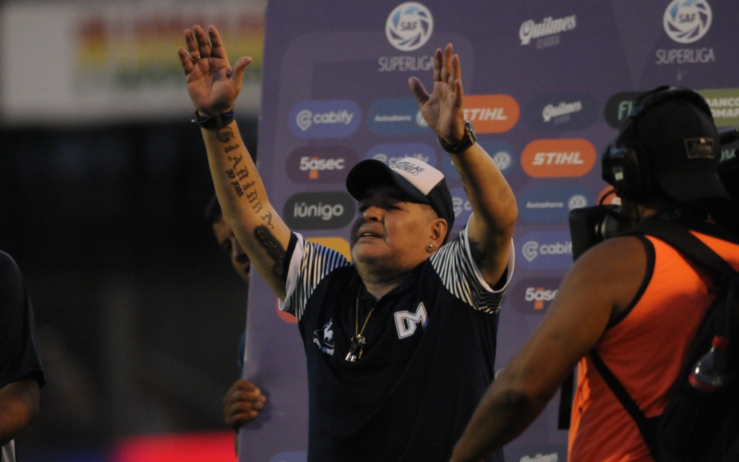 Ameal: "El tema Maradona me cansó,  las secretarías le harán un homenaje en nombre del club"