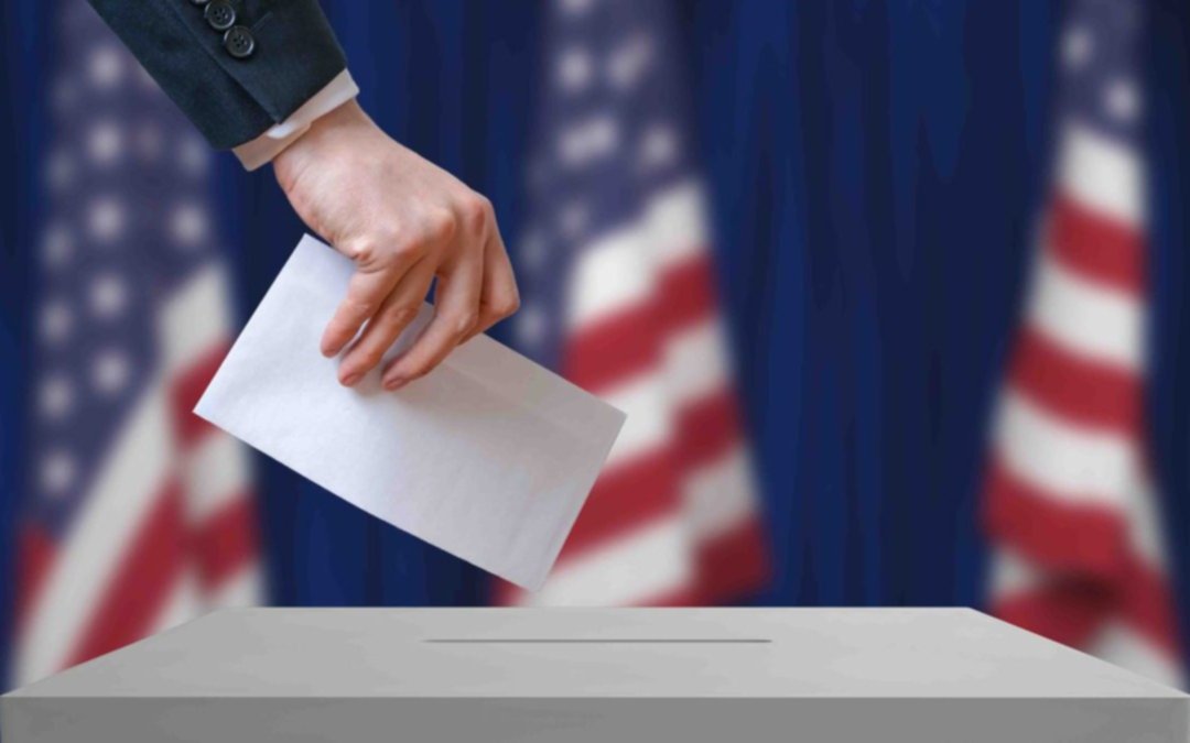 Sanders llega como favorito al Supermartes, pero Biden se beneficiría con la baja de Buttigieg