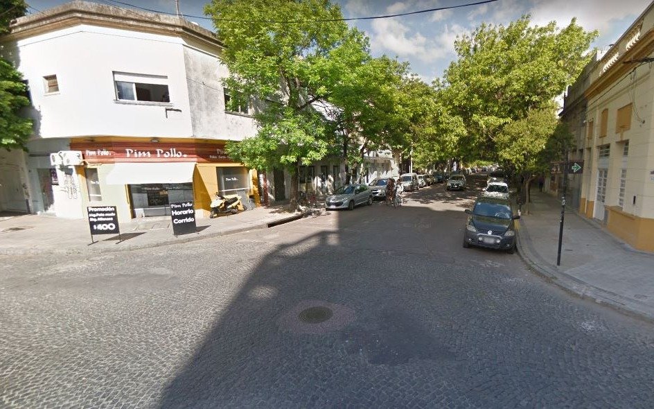 Motochorros le tiraron gas pimienta a un jubilado para robarle en bicicleta