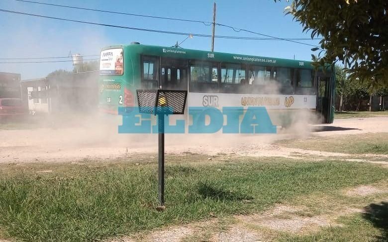 En Altos de San Lorenzo afirman que respiran el polvo de las calles de tierra