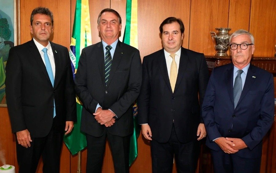 Bolsonaro recibió a Massa en el Palacio del Planalto