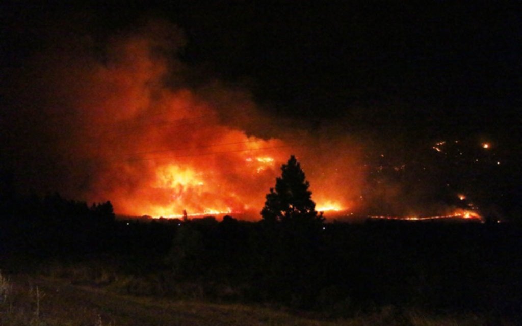 El incendio en cercanías de Esquel no está controlado y consumió 300 hectáreas de pastizales
