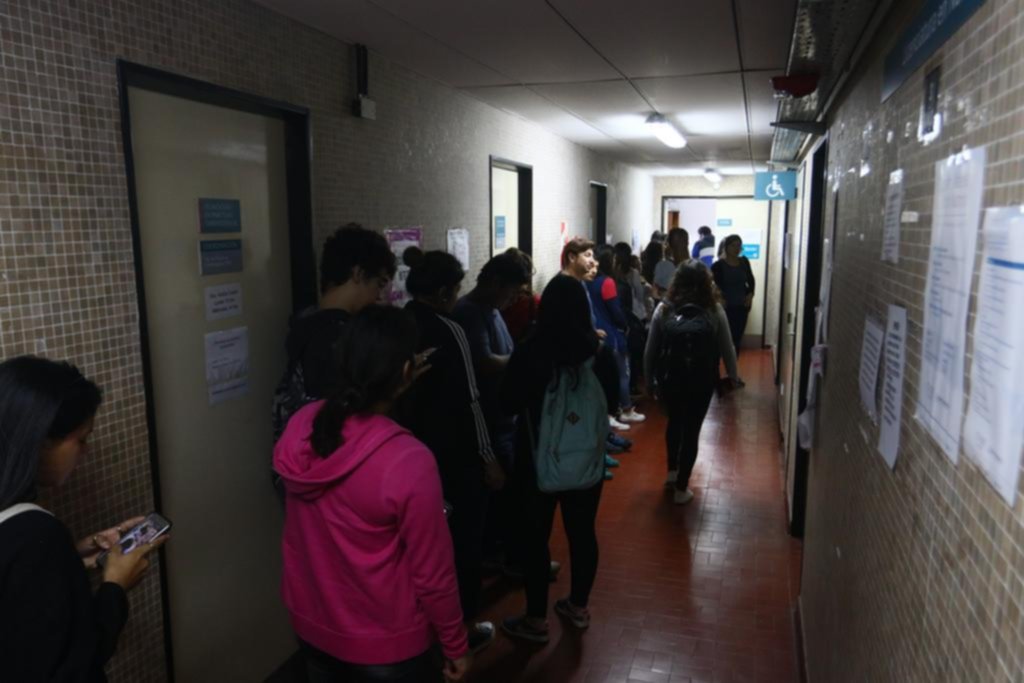 Con el alejamiento de un alto directivo, se resquebraja la unidad en Ciencias Médicas