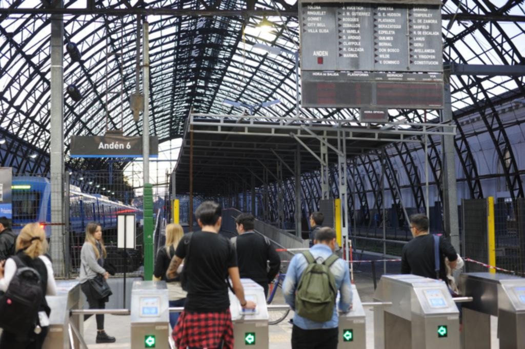 Viajar en el tren Roca es casi una aventura por las recurrentes interrupciones