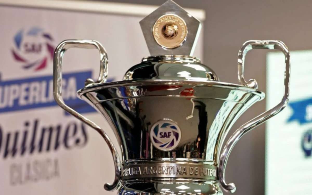 Final con polémica: dónde estará el trofeo de la Superliga a la espera del campeón
