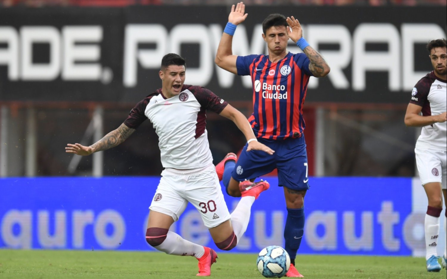 San Lorenzo venció a Lanús como local por la Superliga
