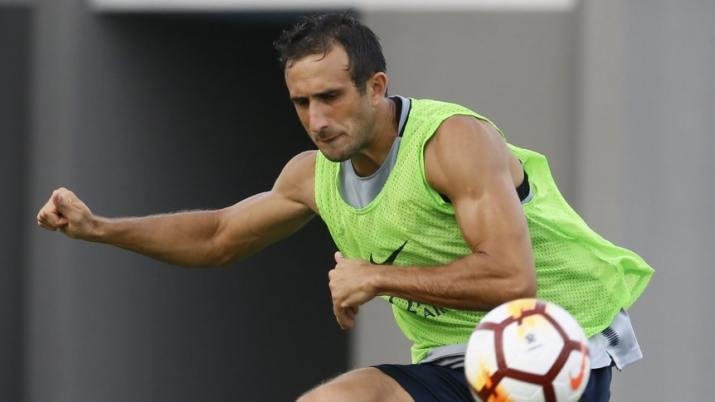 Boca, envuelto en festejos, recibe al DIM en busca del primer éxito
