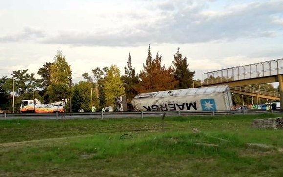 Sigue el corte en Ruta 36 por el vuelco de un camión