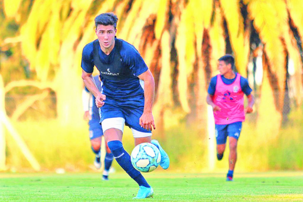 Diego prepara cambios obligados y también futbolísticos para el debut