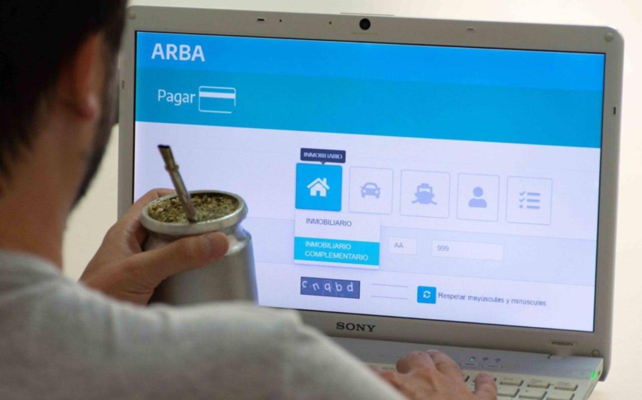 Derogan en ARBA polémica normativa que penalizaba licencias y la suplen con nueva política de género