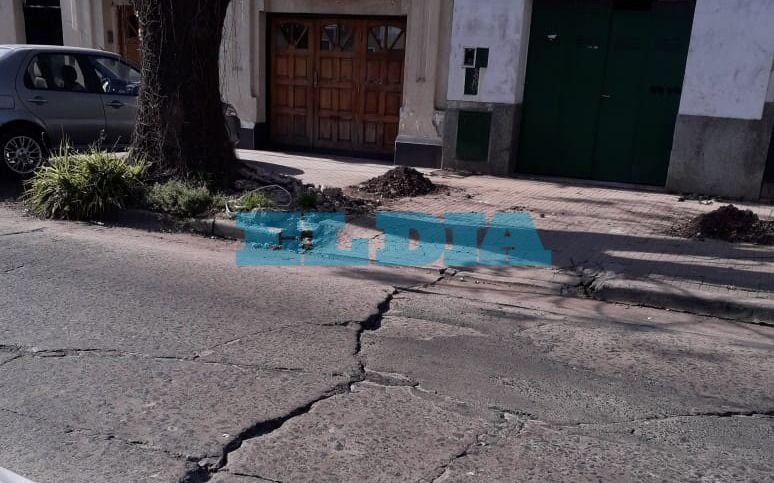 Calzada en mal estado en 68 entre 5 y 6