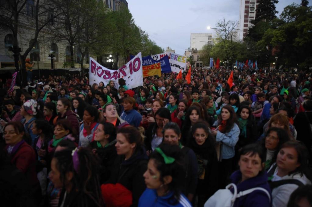 Un pago extra para policías del encuentro de mujeres