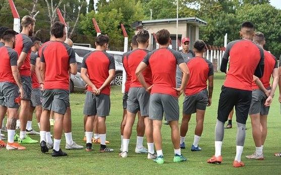 Las medidas que tomó Estudiantes para cuidar al plantel del coronavirus