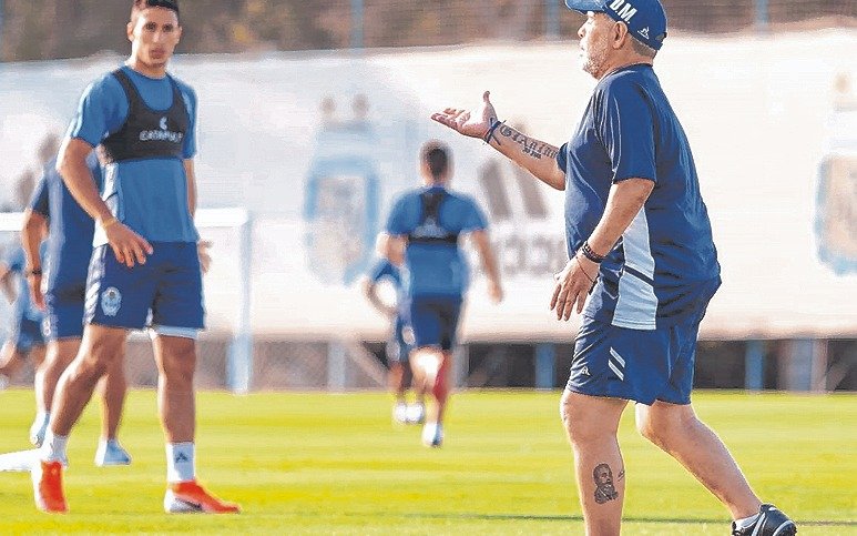 Maradona: "Italia tomó conciencia del coronavirus, espero que en Argentina reaccionen a tiempo"