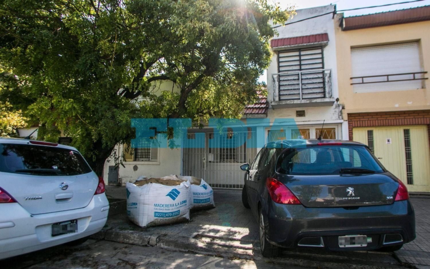 Robaron un smart tv de 59 pulgadas en La Loma, se les cayó y un patrullero le pasó por encima