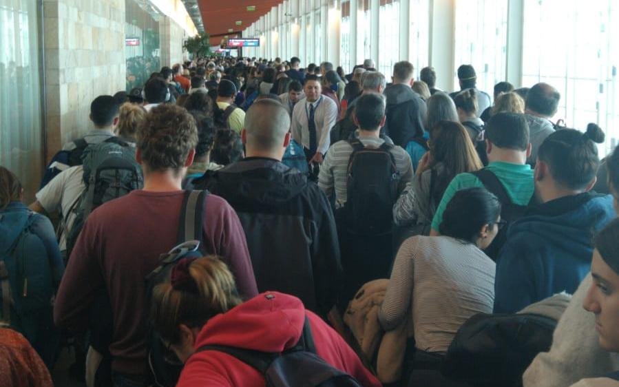 Controles en Ezeiza: estupor en un regreso a nuestra ciudad
