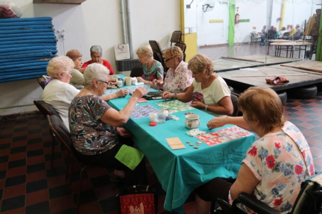 Los centros de la tercera edad empiezan a suspender actividades por el coronavirus