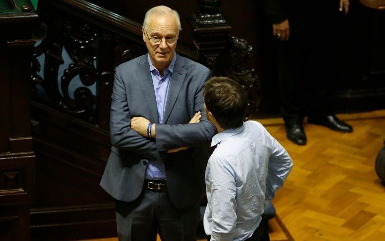 Coronavirus: El Ministerio de Salud suspende los actividades que reúnan más de 200 asistentes