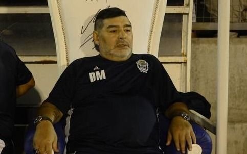 Maradona : “Si los jugadores de River toman la decisión de no jugar, los banco a morir”