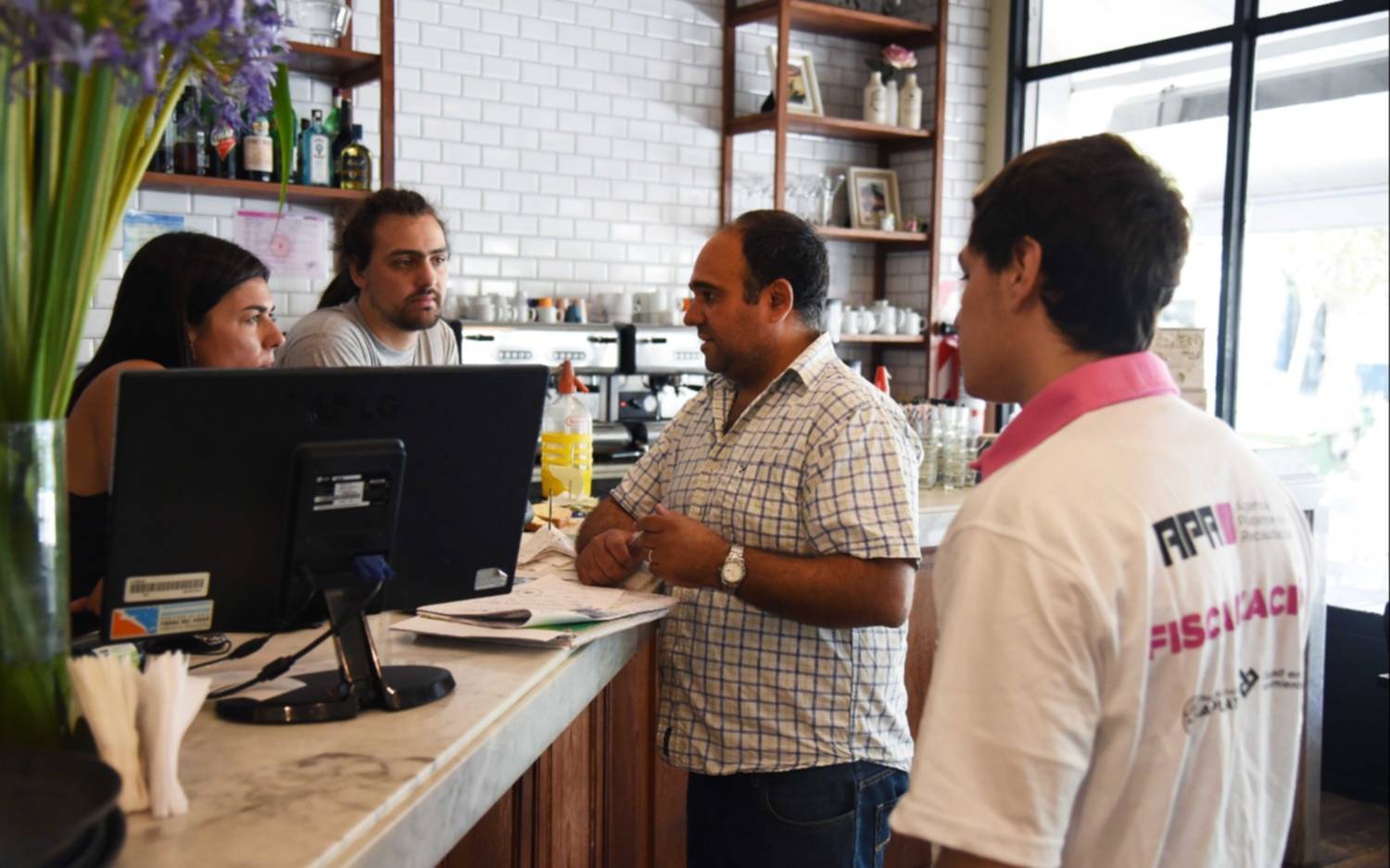 Notifican a bares, restaurantes y salones de fiestas sobre las disposiciones tomadas por el coronavirus