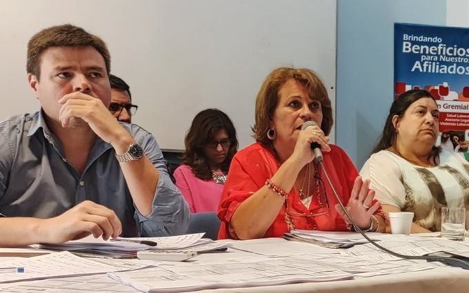 Clases suspendidas: exigen que docentes y auxiliares tampoco deban ir a las escuelas