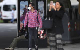 Argentina sumó a Chile y Brasil como zonas de "transmisión sostenida" del coronavirus