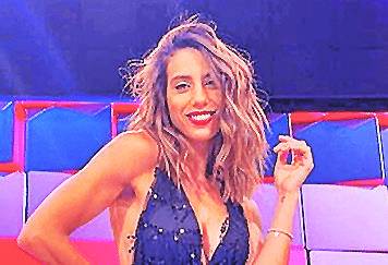 Una fan le dio un beso en el súper y Cinthia estalló