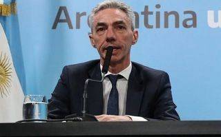 Suspenden trenes y colectivos de larga distancia y limitan micros bonaerenses