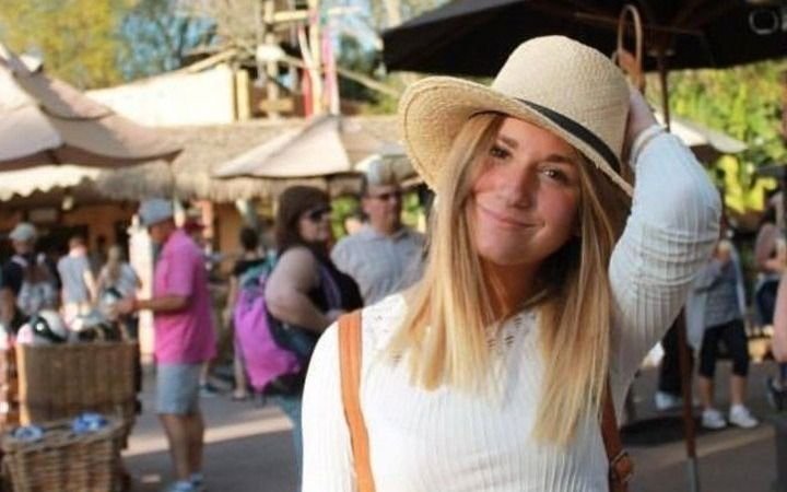 Una estudiante universitaria murió al caer de un balcón y por el hecho investigan a su pareja
