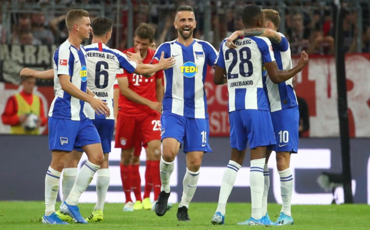 Clubes de Alemania analizan reducir el sueldo de sus futbolistas
