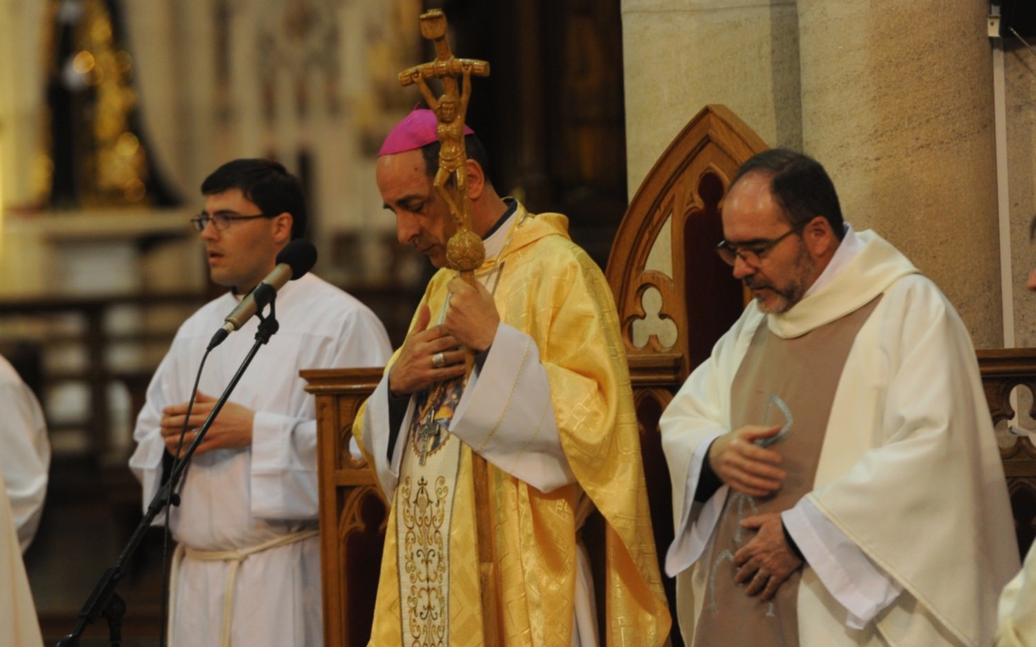 El Arzobispado de La Plata dispensa a los fieles de asistir a misa inclusive en Semana Santa