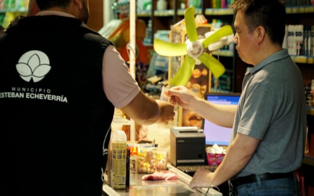 Clausuran un supermercado por vender alcohol en gel al doble de precio