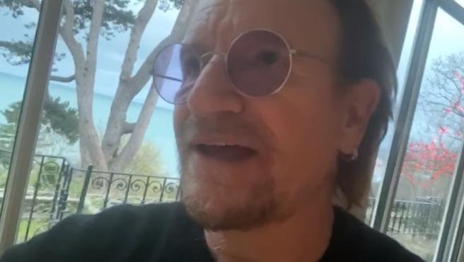 Bono, de U2, le canta al coronavirus