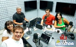 No te muevas! Ya comienza... SIESTEROS! De 14 a 17 por La Redonda 100.3