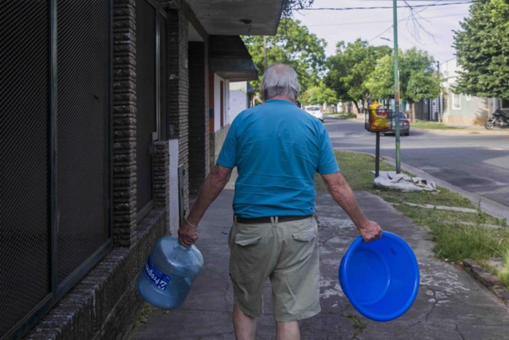 Angustia e indignación por la falta de agua mientras avanza la pandemia
