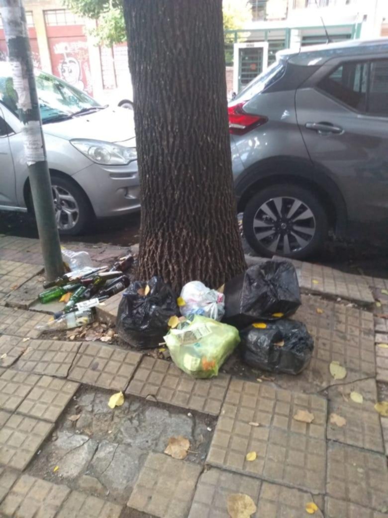 Montañas de residuos afean el paisaje de 10 y 60