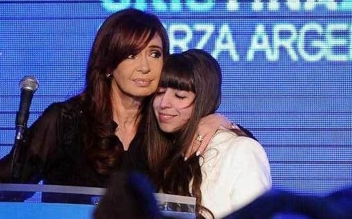 Cristina Kirchner regresa de Cuba junto a su hija Florencia, que estaba en tratamiento